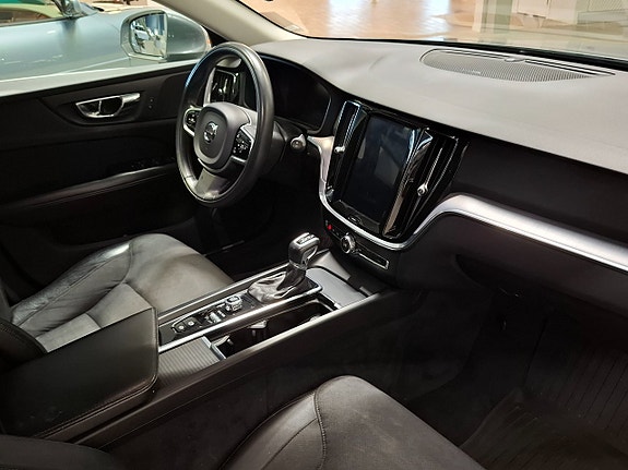 Volvo V60 26 of 30
