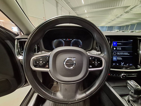 Volvo V60 13 of 30