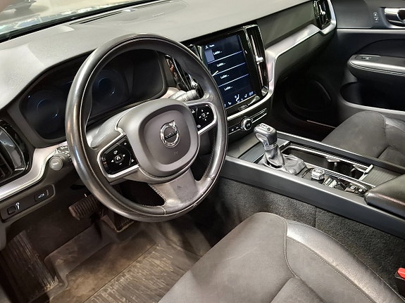 Volvo V60 14 of 30