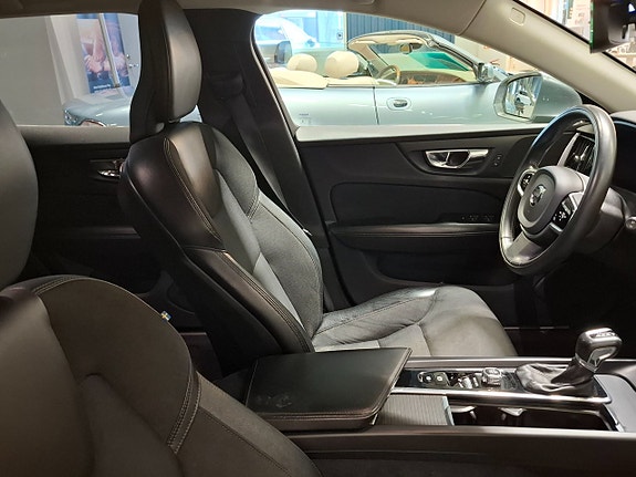 Volvo V60 27 of 30
