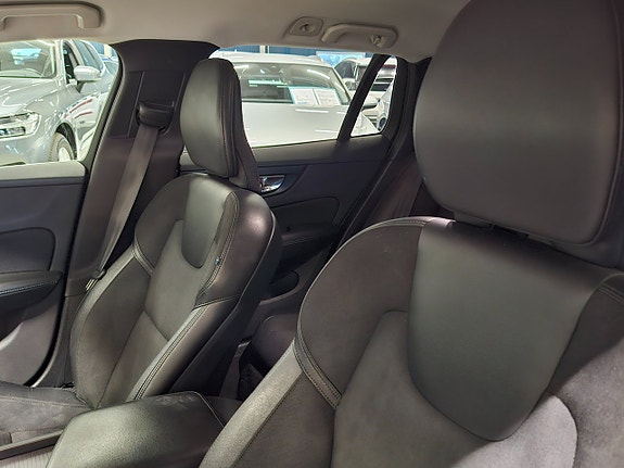 Volvo V60 22 of 30