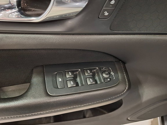 Volvo V60 12 of 30