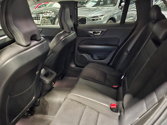 Volvo V60 25 of 30