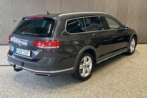 Volkswagen Passat Alltrack 4 of 5