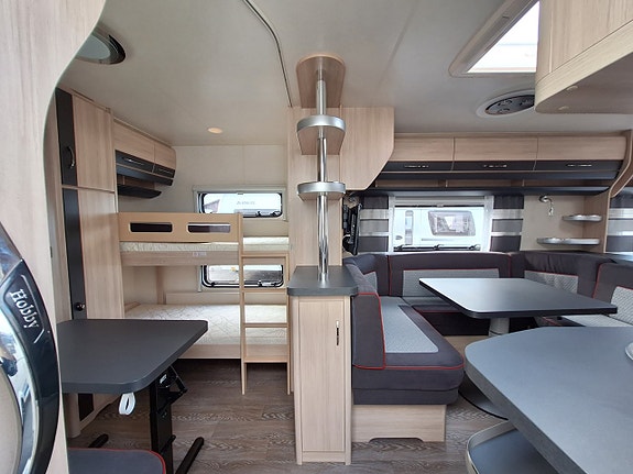 Hobby De Luxe Edition 650 KMFe Barnkammare, 1 Ägare, AC 2 of 22