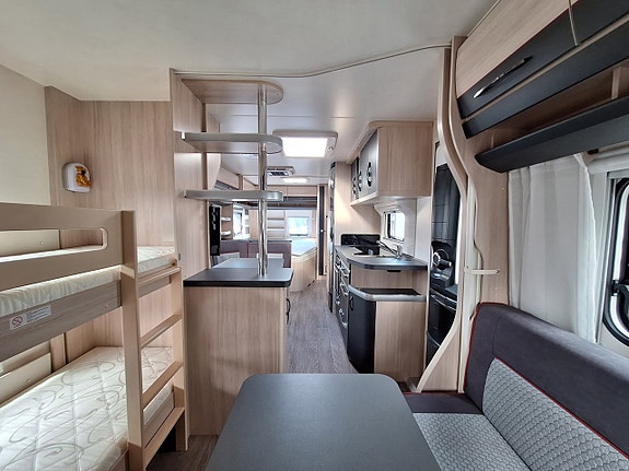 Hobby De Luxe Edition 650 KMFe Barnkammare, 1 Ägare, AC 7 of 22