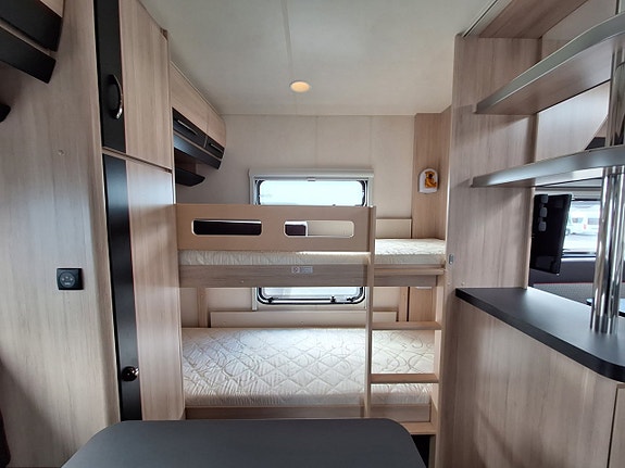 Hobby De Luxe Edition 650 KMFe Barnkammare, 1 Ägare, AC 5 of 22
