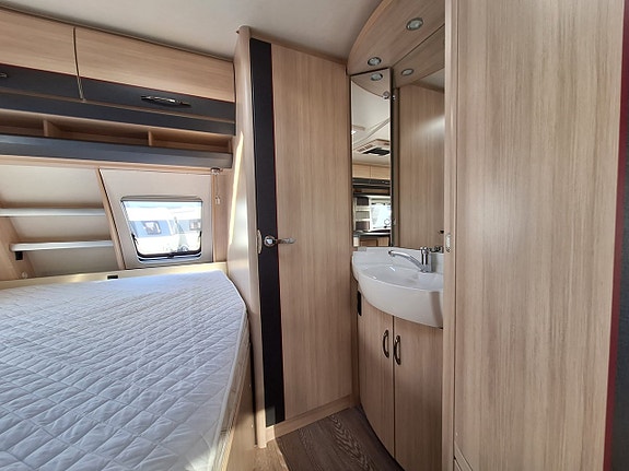 Hobby De Luxe Edition 650 KMFe Barnkammare, 1 Ägare, AC 19 of 22