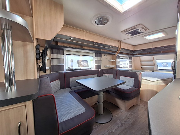 Hobby De Luxe Edition 650 KMFe Barnkammare, 1 Ägare, AC 9 of 22