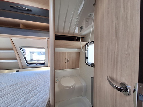 Hobby De Luxe Edition 650 KMFe Barnkammare, 1 Ägare, AC 21 of 22