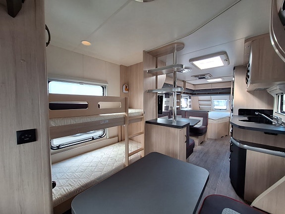 Hobby De Luxe Edition 650 KMFe Barnkammare, 1 Ägare, AC 6 of 22