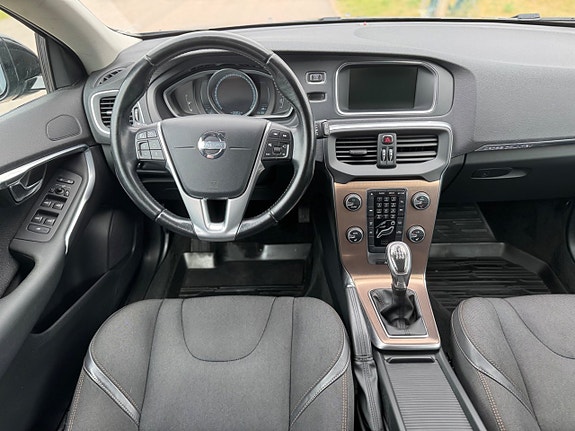 Volvo V40 Cross Country 8 of 10