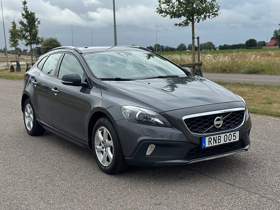 Volvo V40 Cross Country 3 of 10