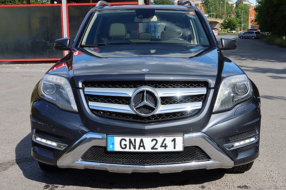 Mercedes-Benz GLK220 8 of 14