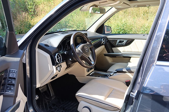 Mercedes-Benz GLK220 11 of 14