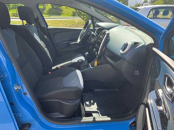 Renault Clio 7 of 8