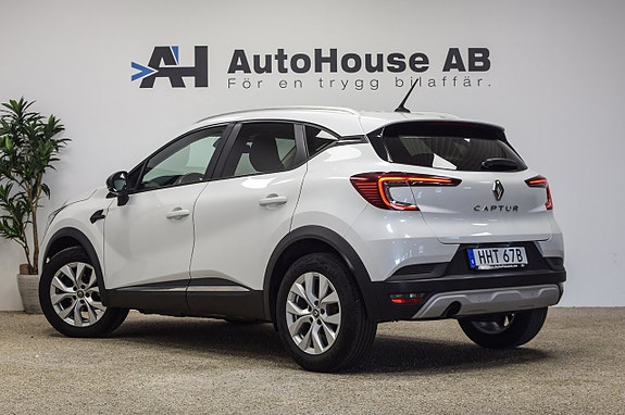 Renault Captur 2 of 5