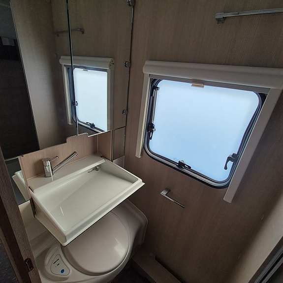 Adria 573 PT 11 of 14