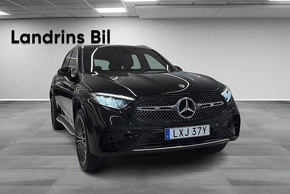 Mercedes-Benz GLC300 e 3 of 5