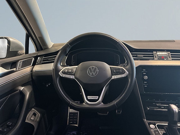 Volkswagen Passat Alltrack 9 of 18