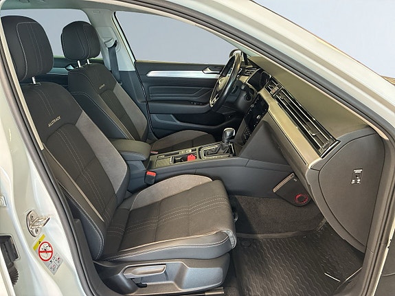 Volkswagen Passat Alltrack 10 of 18