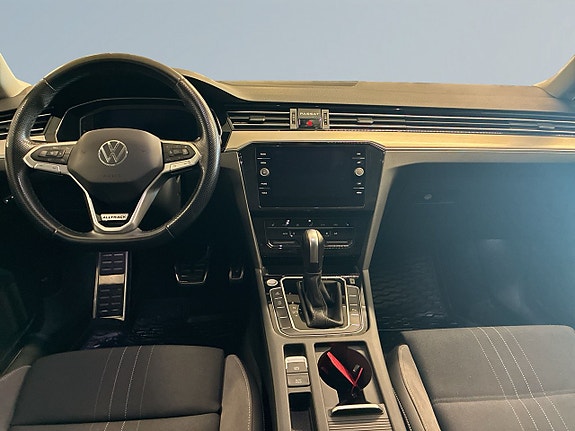 Volkswagen Passat Alltrack 8 of 18