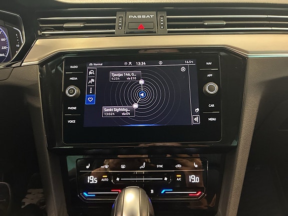 Volkswagen Passat Alltrack 15 of 18