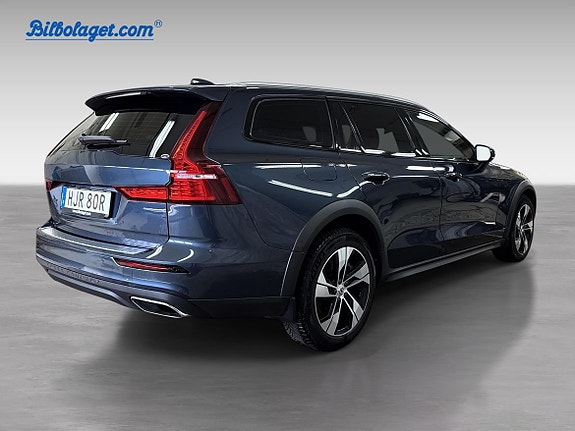 Volvo V60 Cross Country 5 of 5