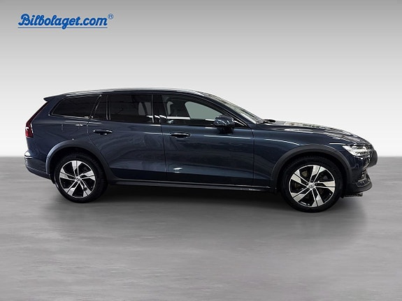 Volvo V60 Cross Country 4 of 5
