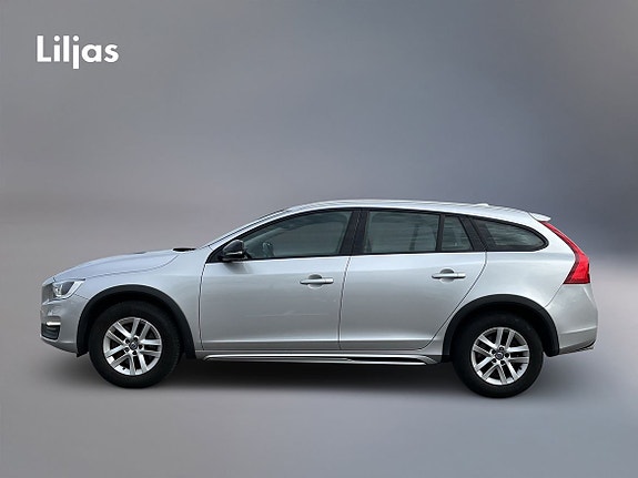 Volvo V60 Cross Country 4 of 5