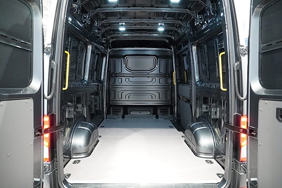 Volkswagen Crafter 4 of 11