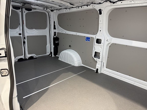 Volkswagen e-Transporter 16 of 16