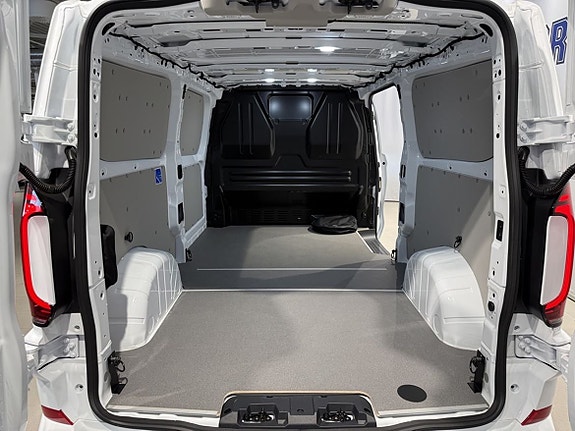 Volkswagen e-Transporter 15 of 16