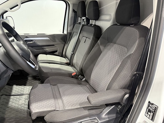 Volkswagen e-Transporter 12 of 16