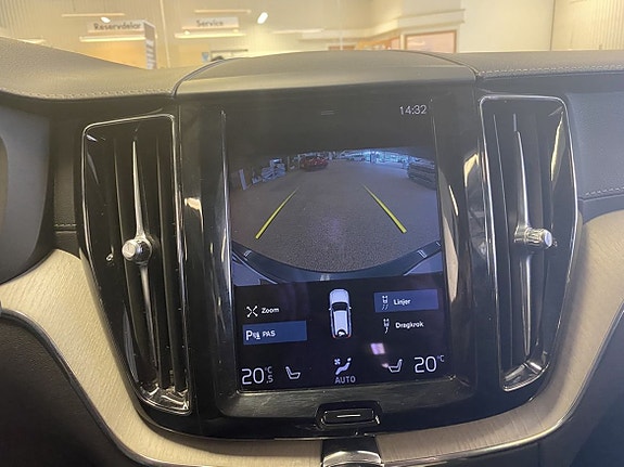 Volvo XC60 14 of 18