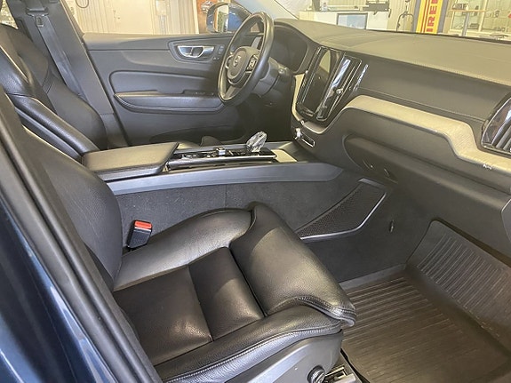 Volvo XC60 8 of 18