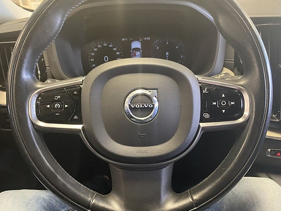 Volvo XC60 10 of 18