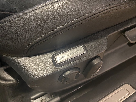 Volkswagen Passat 10 of 14