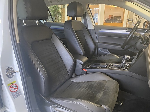 Volkswagen Passat 7 of 14