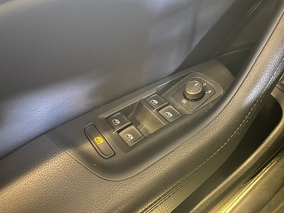 Volkswagen Passat 13 of 14