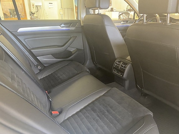 Volkswagen Passat 14 of 14