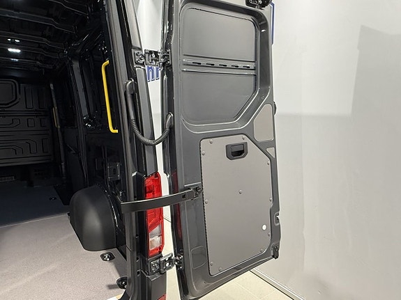 Volkswagen Crafter 19 of 20