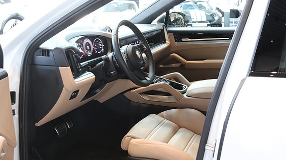 Porsche Cayenne Coupe 8 of 13