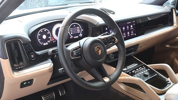 Porsche Cayenne Coupe 7 of 13