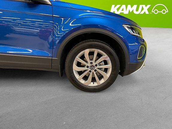 Volkswagen T-Roc 8 of 23