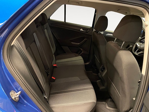 Volkswagen T-Roc 13 of 23