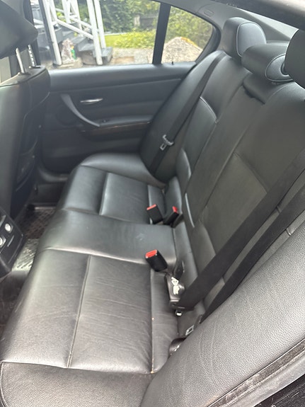 BMW 335Xi 5 of 6