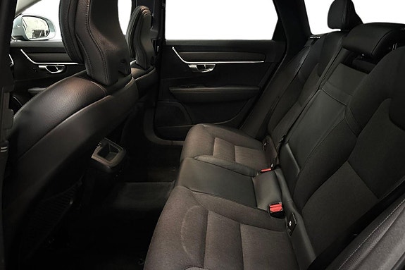 Volvo V90 Cross Country 14 of 30