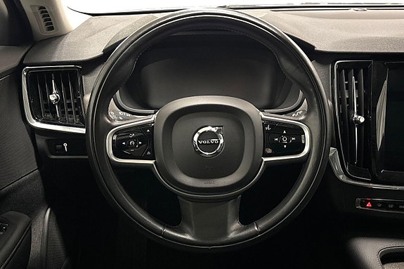 Volvo V90 Cross Country 16 of 30