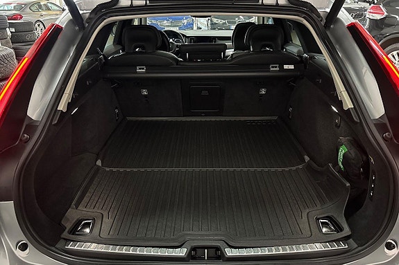 Volvo V90 Cross Country 10 of 30